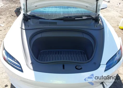 2024 Tesla Model 3 Long Range Dual Motor All-Wheel Drive z USA, uszkodzony, nr VIN 5YJ3E1EB3RF807254